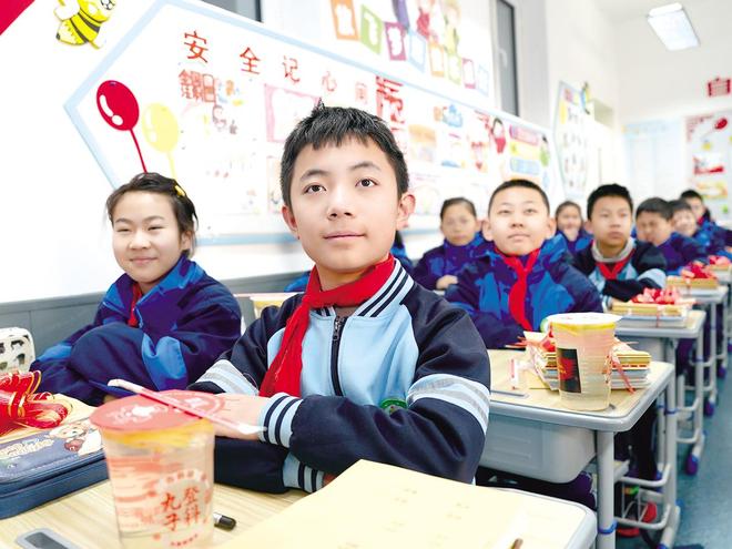 时间”已定：最早8月24日开学家长喜忧参半尊龙凯时新版APP2025中小学生“开学(图5)